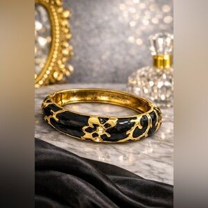 Chic Black and Gold Bracelet